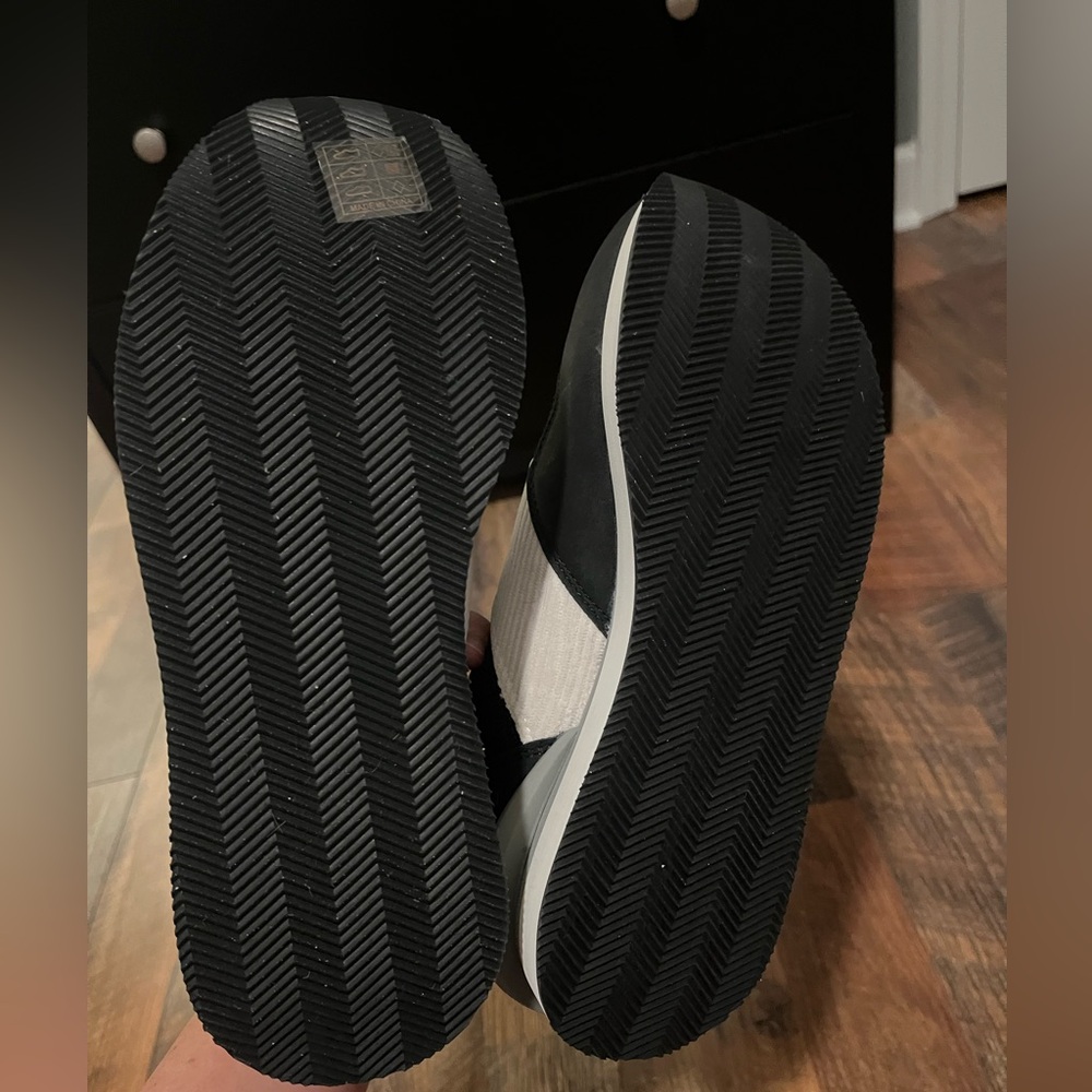 Wide Dream Pairs Black/White/Gray Sneakers - Picture 10 of 11